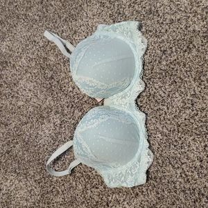 Victoria's Secret bra, 34D, lacy